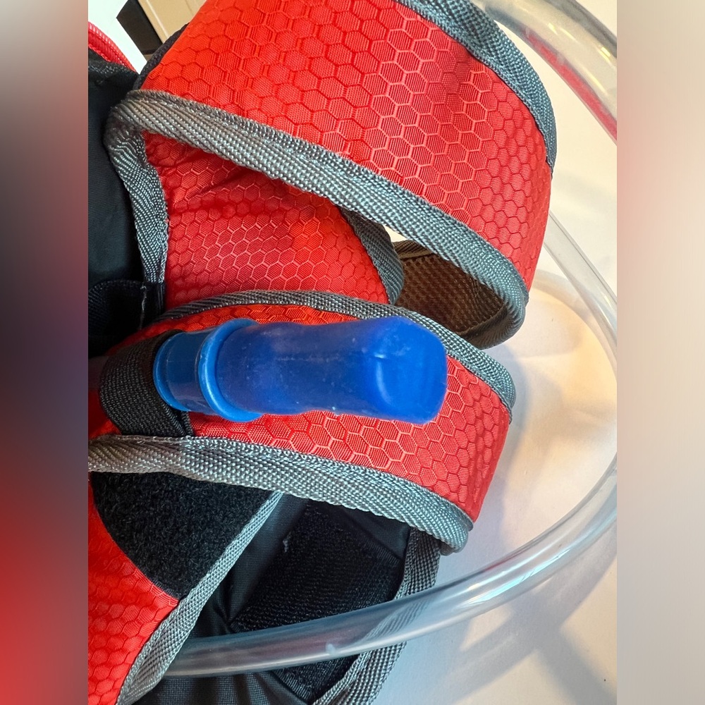 Quest Hydration Pack Backpack 2 Liter Orange Hiki… - image 5